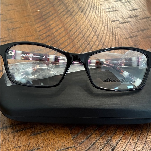 Eddie Bauer Black Glasses with Case - Picture 1 of 6